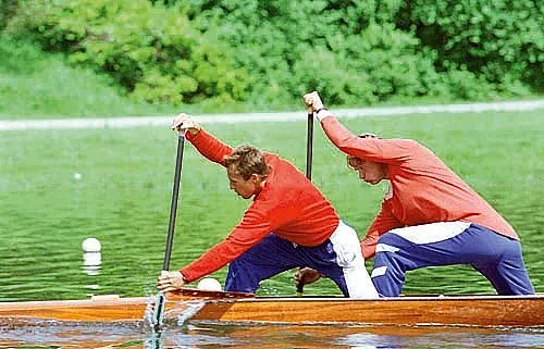 1990-е гг. Дуэт Масейков - Довгаленок. Чтобы в гребле достичь результатов, нужно время и характер.