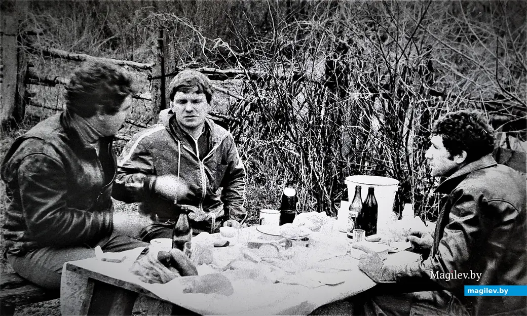 Начало 1980-х, Могилев. Александр Богинцев (слева) и Александр Безрученко (справа) по поводу Высоцкого всегда придерживались похожих точек зрения.