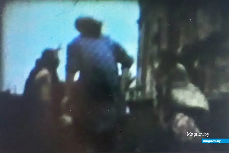 1979 год, дер. Княжицы. Скриншот фильма «Монстр».