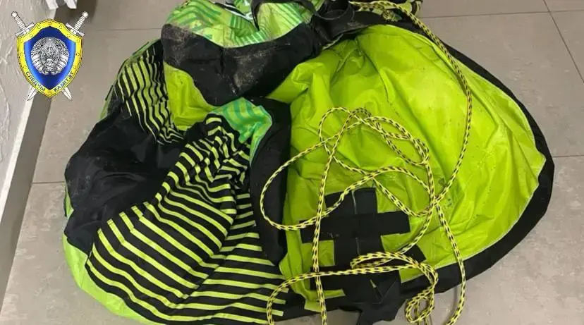 33-летний местный житель буксировал тюбинг с пассажирами и допустил столкновение с пирсом. Фото: СК.