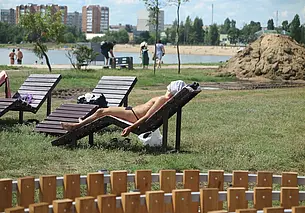 Велодорожки, лежаки и кабинки для переодевания: как благоустраивают Святое озеро в Могилеве