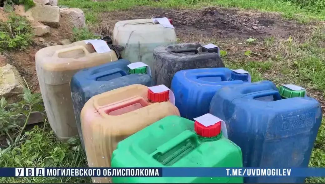 240 литров дизтоплива похитил механизатор сельхозорганизации Горецкого района. Скан с видео УВД Могобли сполкома