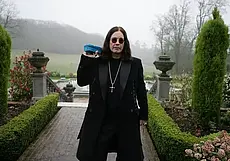 Оззи Осборна похоронили на территории его поместья в Великобритании