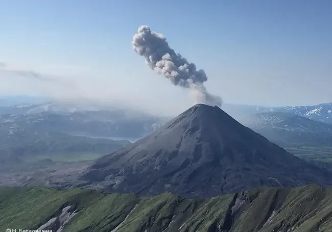 Пять вулканов на Камчатке проявляют активность