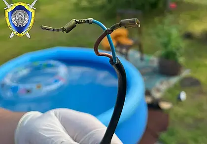 В Миорском районе Витебской области женщина погибла от удара током, надувая бассейн