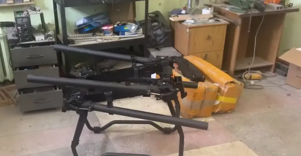 Нелегальное производство беспилотников и склад метеозондов обнаружили в Гродно пограничники. Фото: скрин с видео ТГ Пограничный комитет Беларуси