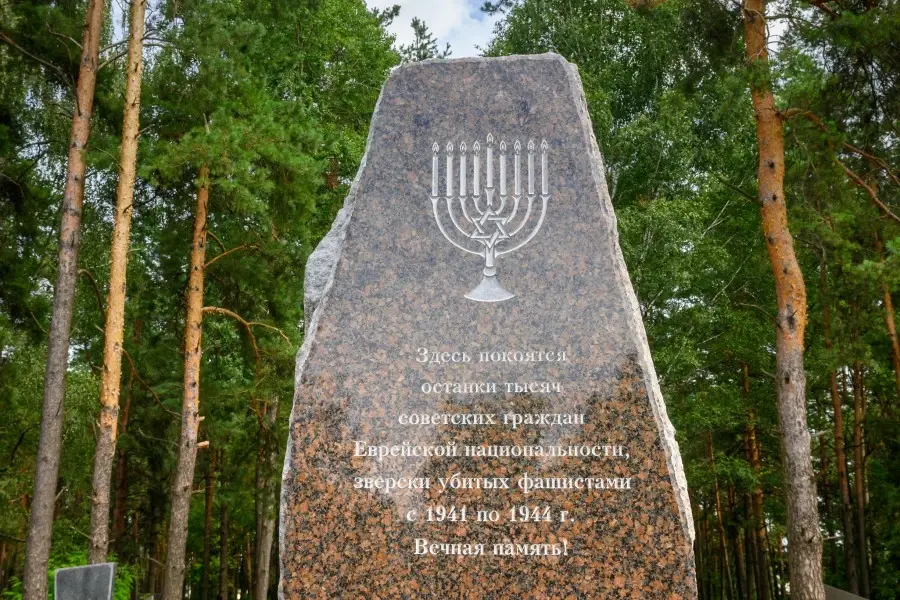 05.08.2025. Минская, 106. Открытие обновленных памятников на месте братских могил евреев, погибших в период немецкой оккупации.