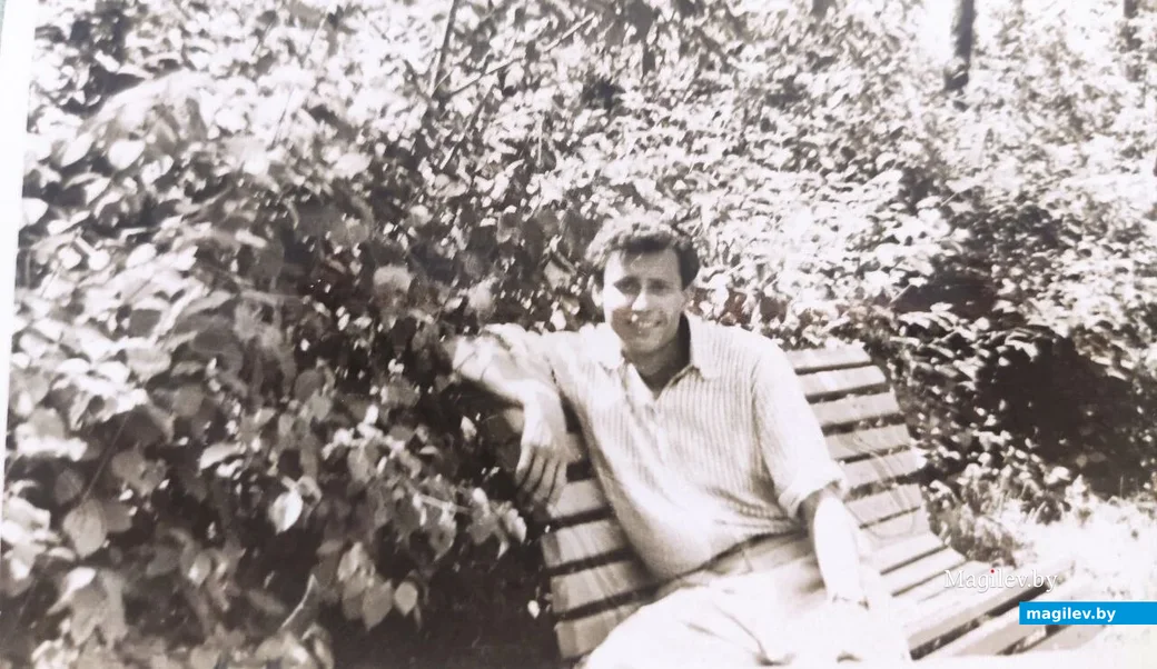 Артур Ревяко после окончания института. Борисов, 1959 год. 