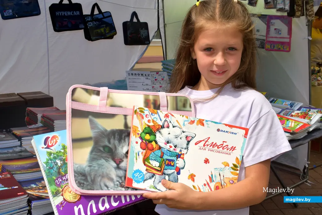 8 августа 2025 года. Школьный базар в Бобруйске на улице Социалистической возле рынка.