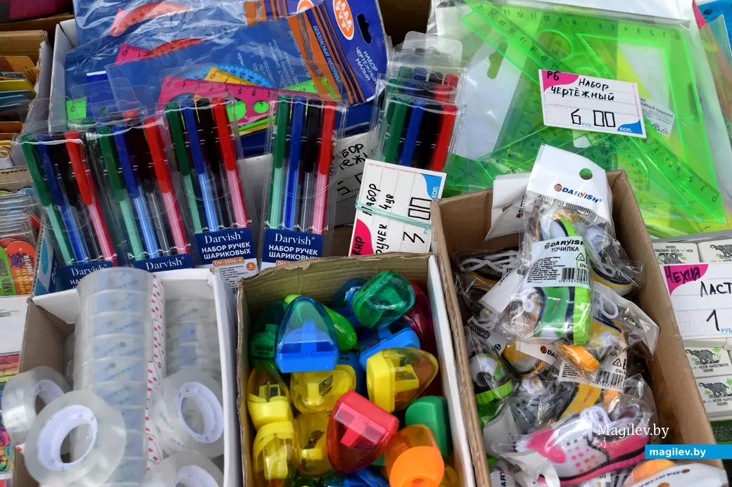 8 августа 2025 года. Школьный базар в Бобруйске на улице Социалистической возле рынка.