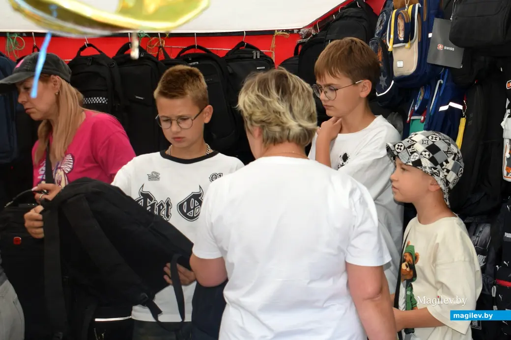 8 августа 2025 года. Школьный базар в Бобруйске на улице Социалистической возле рынка.