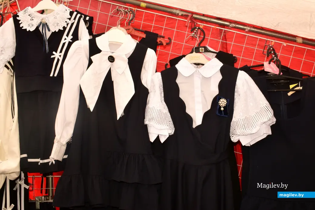 8 августа 2025 года. Школьный базар в Бобруйске на улице Социалистической возле рынка.