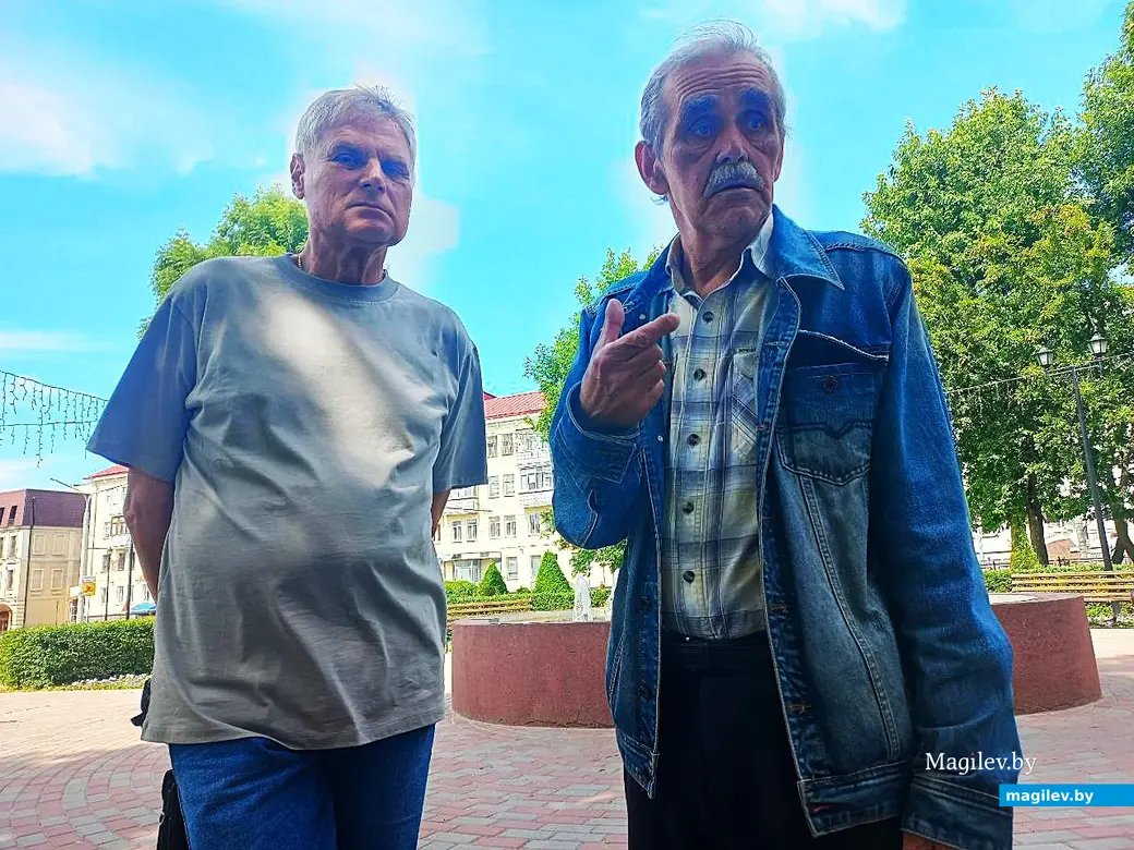 Могилевские «винильщики» Владимир и Сергей: компакт-диски тоже нами любимы.