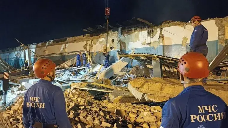 На месте взрыва в производственном цеху завода «Эластик» в Шиловском районе Рязанской области. Фото: МЧС Рязанской области.