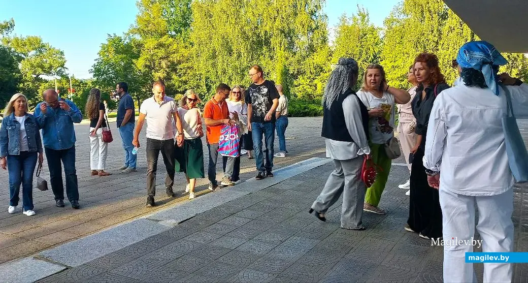 13.08.2025, Могилев. У бывшего Дворца пионеров. Скоро начнется выступление «BeatLove».