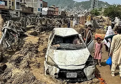 Более 300 человек погибли в Пакистане из-за ливней и наводнений