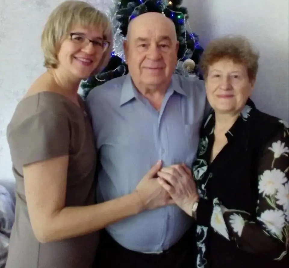 Валерий Иванович Лебеденко с женой Галиной Васильевной и дочерью Ольгой. 2019 год.