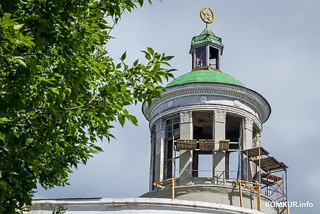 18.08.2025. Пролетарская улица. Начат ремонт барабана на здании гостиницы «Амакс-Бобруйск».