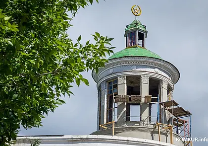 Начался ремонт купола гостиницы «Бобруйск». Узнали, будет ли там смотровая площадка