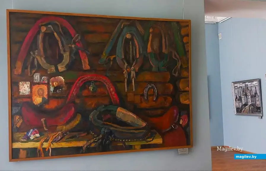 22.08.2025, Могилев, областной художественный музей имени Павла Масленикова. Открытие выставки. В зале с произведениями Владимира Корбакова.