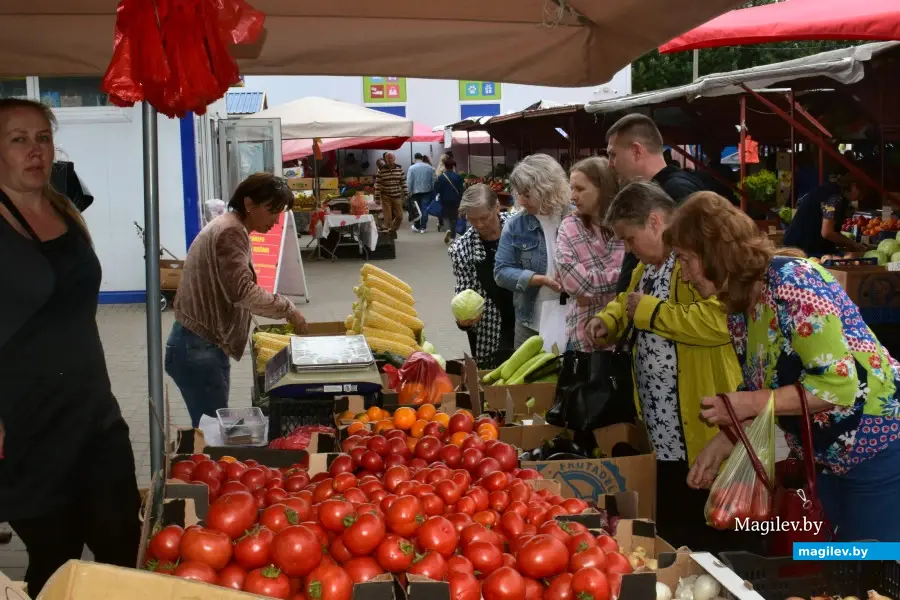 Бобруйск, 22 августа 2025 года. Рынок на Красноармейской.
