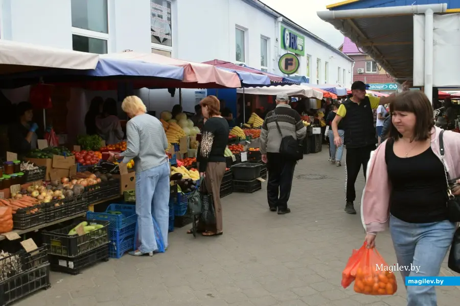 Бобруйск, 22 августа 2025 года. Рынок на Красноармейской.