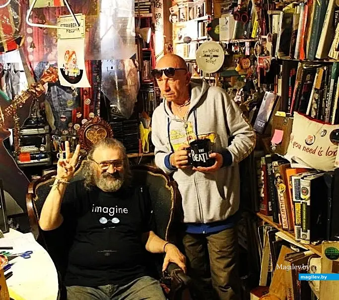 2014-й год, Санкт-Петербург. Слава Сизых (Paul de Carrote) в гостях у Коли Васина.