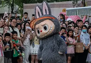 Создатель лабубу вошел в топ-100 богатейших людей мира