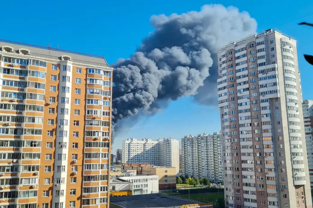 31 августа 2025 года. В подмосковной Балашихе загорелись склады. Фото: ТАСС.