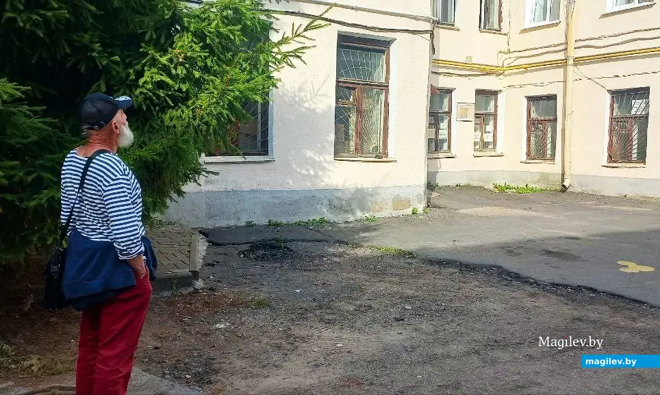 Август 2025 года, Могилев, ул. Ленинская. Знакомый дворик.