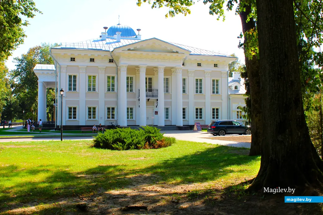 31 августа 2025 года. Дворцово-парковый комплекс Булгаков в Жиличах. Кировский район Могилевской области.