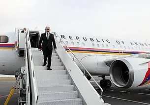 Самолет премьера Армении пролетел над Азербайджаном