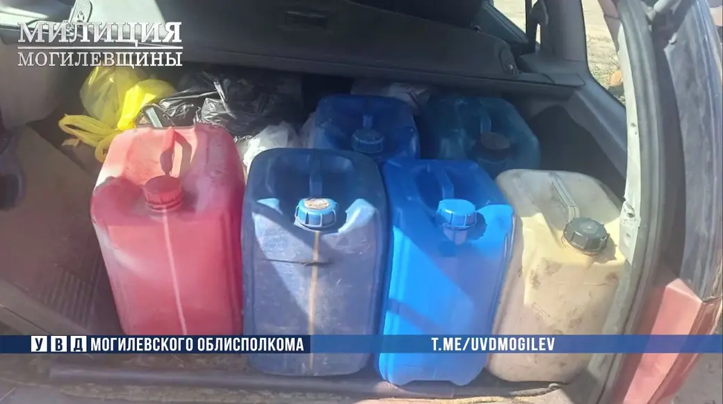 В Бобруйске водитель погрузчика украл более 600 литров дизтоплива. Фото: скан с видео УВД Могоблисполкома