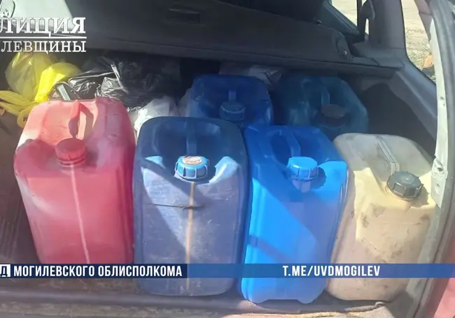 В Бобруйске водитель погрузчика украл более 600 литров дизтоплива и продал его знакомым