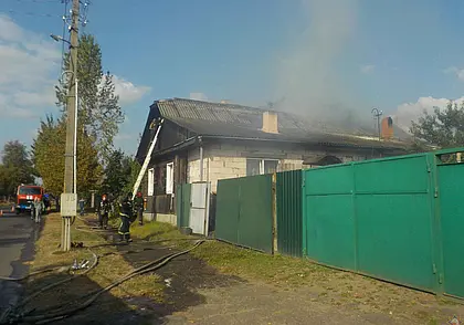 Из комнаты вышла женщина в горящей одежде: в Бобруйске тушили пожар в доме на улице Кирова