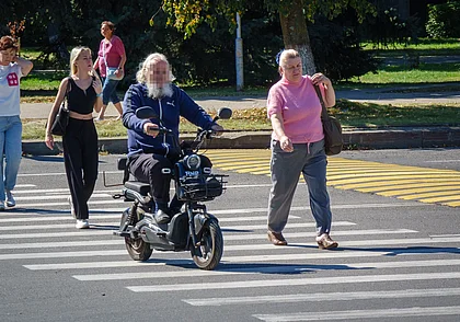 «К детям езжу: на месяц в Батуми, на месяц – в Индию». Жизнь глазами бобруйчан