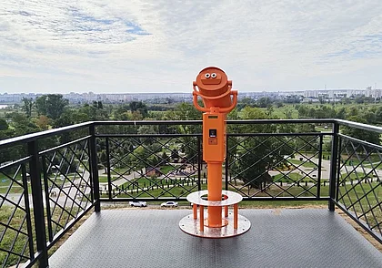 В Могилеве вблизи лестницы в парк в Подниколье установили стационарный бинокль