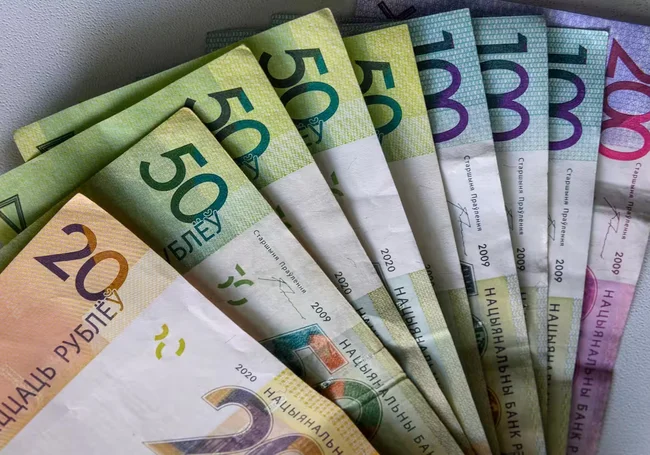 Когда при увольнении могут выплатить три среднемесячные зарплаты: разъяснения специалиста