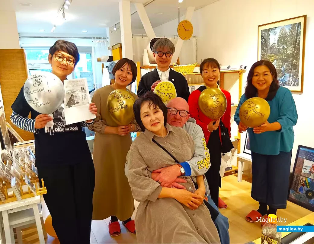   2025 год, Япония, Токио. На одной из выставок Славы.