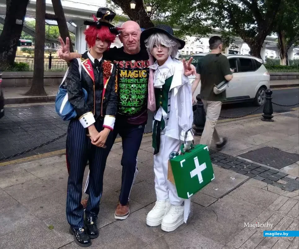  2025 год, Япония, Токио. Слава на одной из городских улиц.