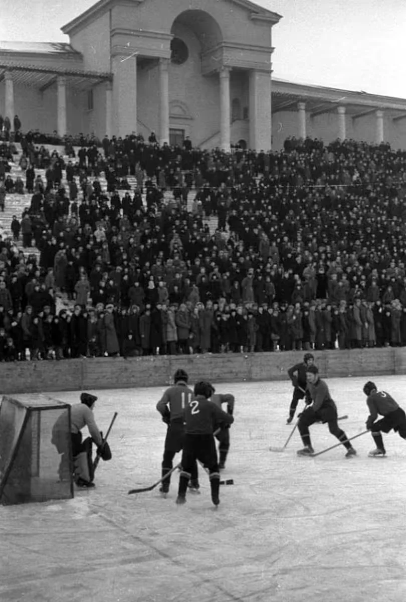 Февраль 1951, минский стадион «Динамо». Первый чемпионат Беларуси по хоккею с шайбой