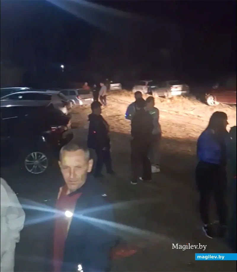 Сентябрь 2025 г. Сельская дискотека под открытым небом в деревне Зеленковичи Глусского района.