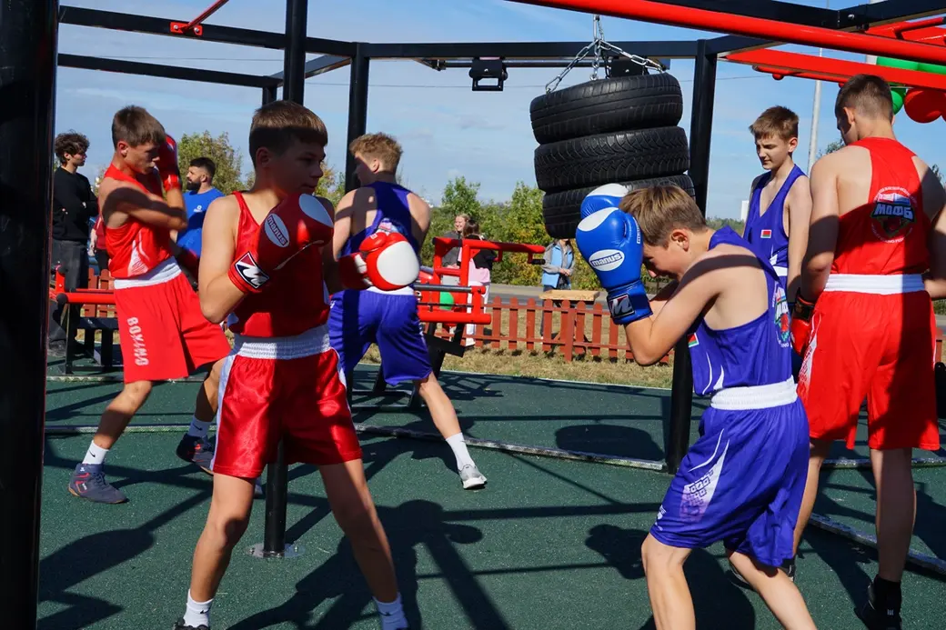 В канун Дня народного единства в Могилеве открыли три новые спортивные площадки. Фото: Ольга Емельянова