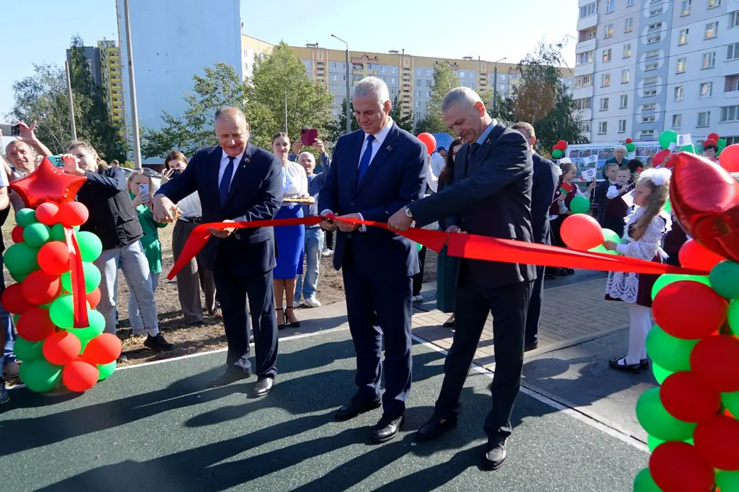 В канун Дня народного единства в Могилеве открыли три новые спортивные площадки. Фото: Ольга Емельянова