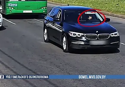 В Калинковичах отец посадил 4-летнего сына за руль автомобиля