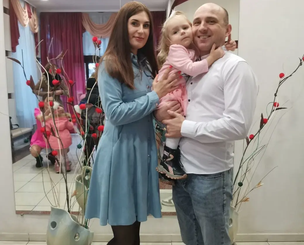 Григорий Булка с женой Надеждой и дочерью Алиной. 2024 год.
