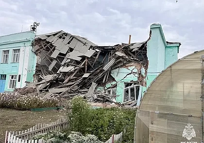 В Новосибирской области России рухнула часть здания школы