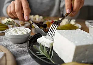 Почему осенью нужно есть сыр и тыквенные семечки: рассказала врач