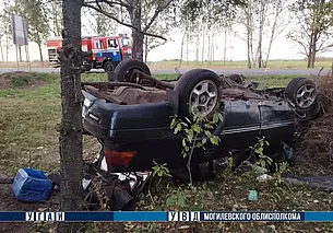 В Могилевском районе опрокинулся автомобиль: 2 человека в больнице