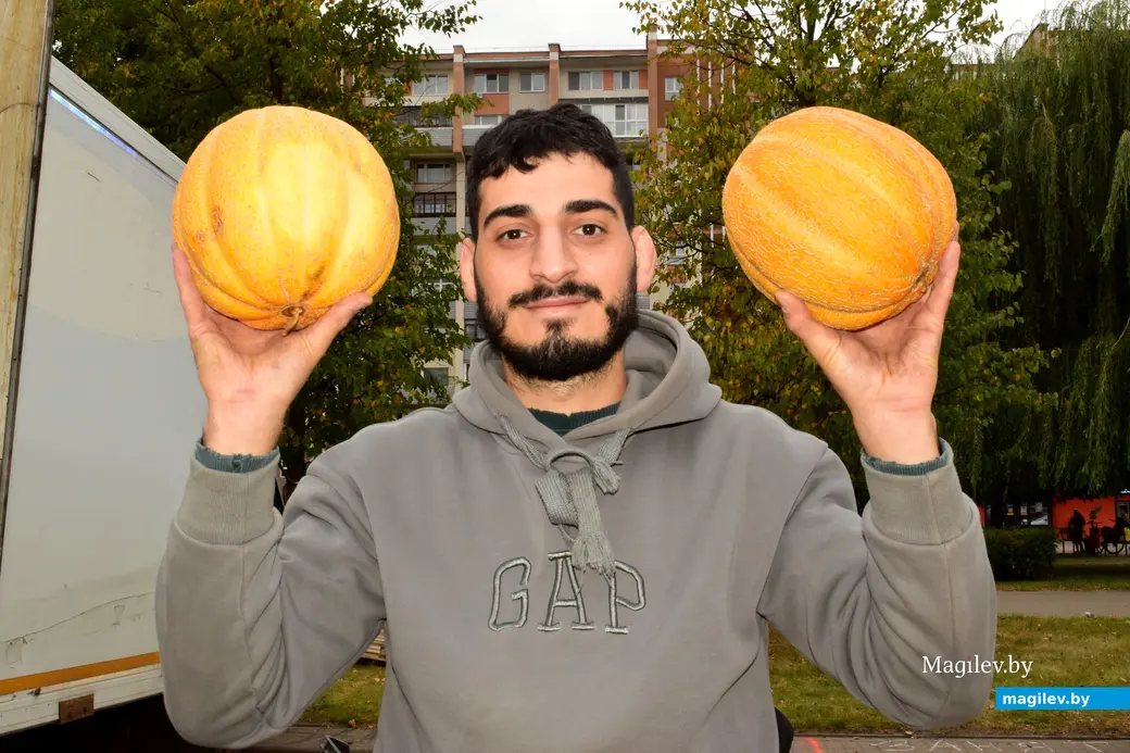 27.09.25, Бобруйск. Кирмаш «Золотая осень». Мирджамель и «Эфиопка»